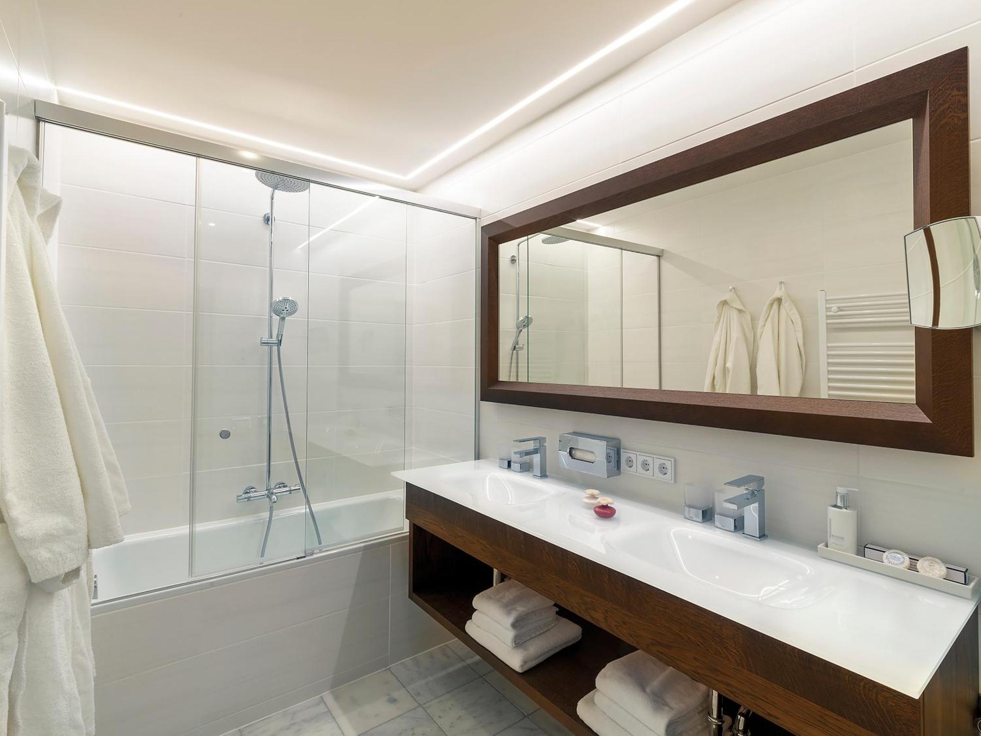 Hotel Zinnkruegl 알펜도르프 외부 사진
